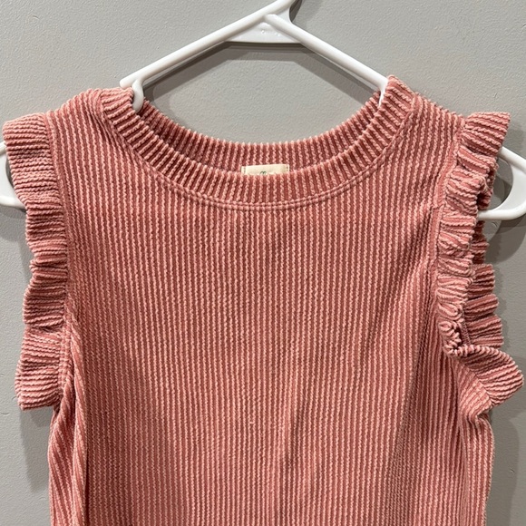 Pink Ruffled Sleeveless Top - Picture 2 of 4
